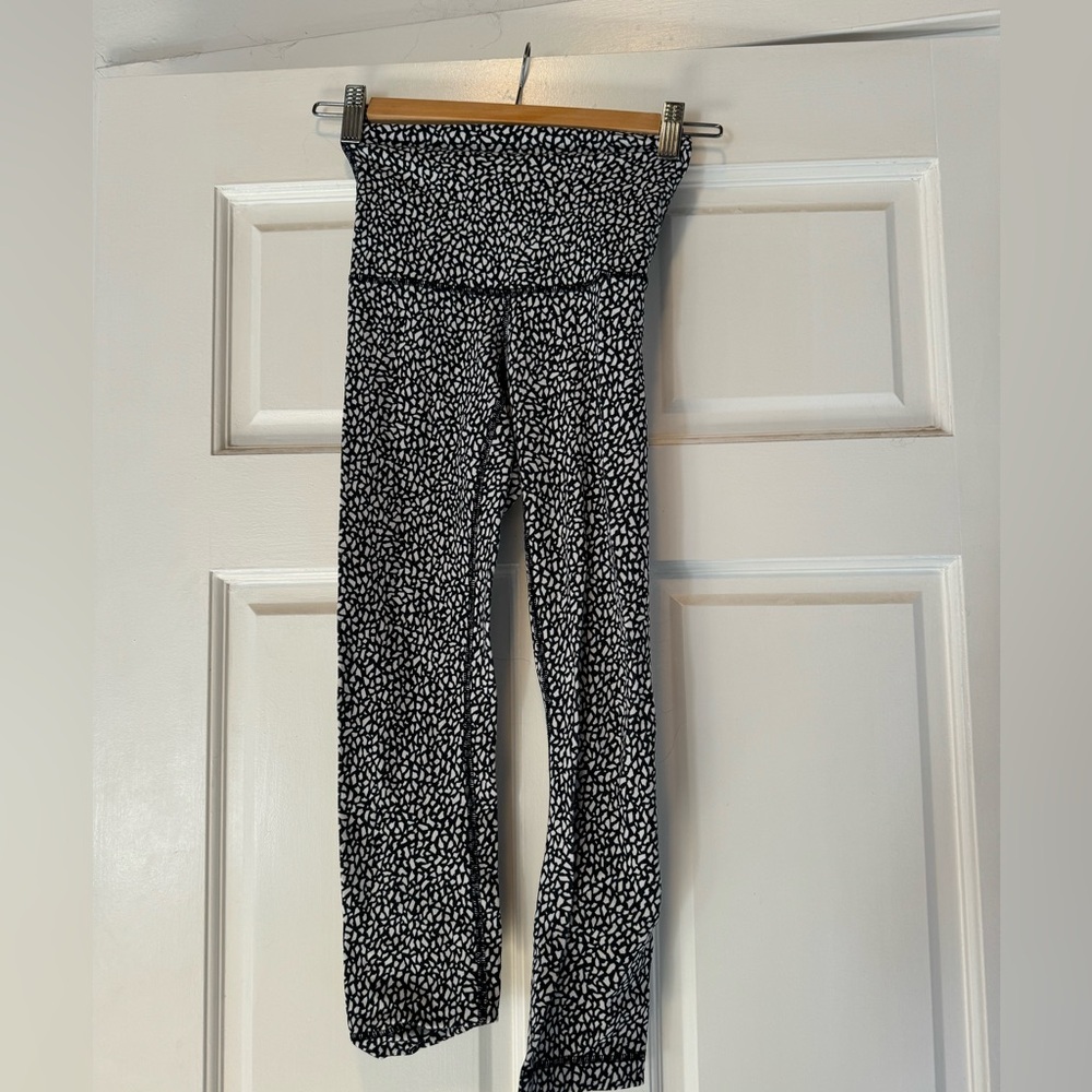 Lululemon hi-rise yoga legging size 2